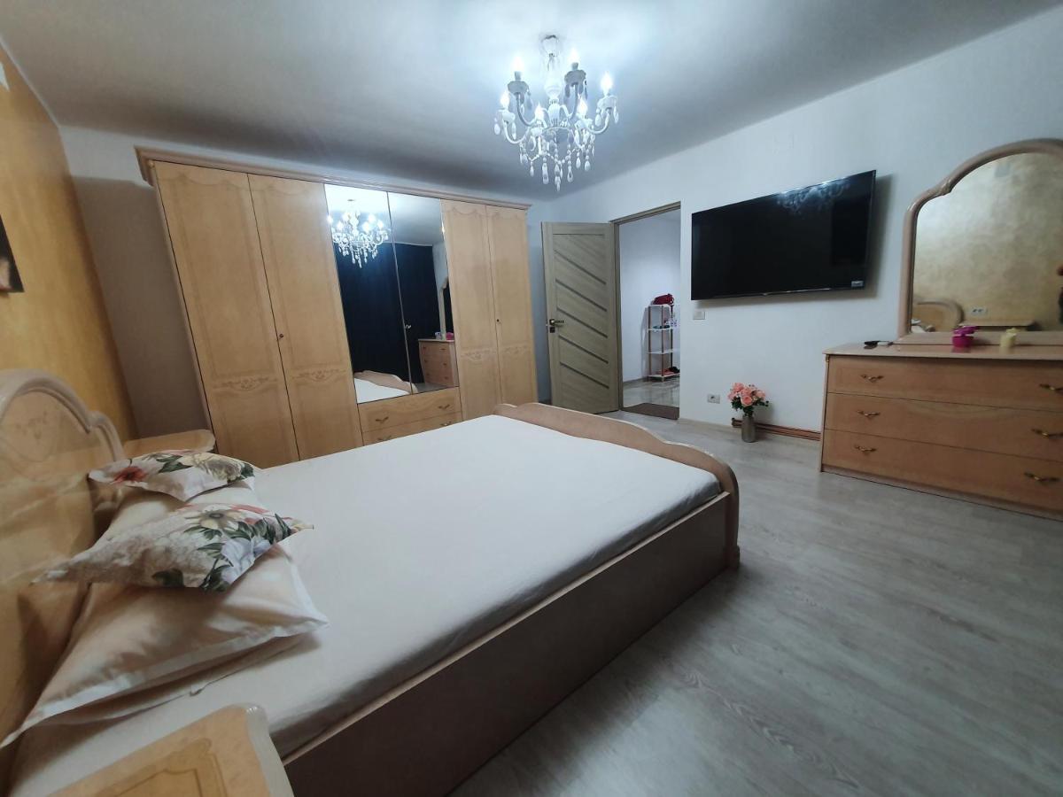 Kriss Apartment Luxury Târgu Jiu Eksteriør billede