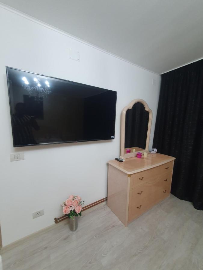 Kriss Apartment Luxury Târgu Jiu Eksteriør billede
